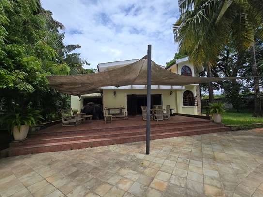 5 Bed House with En Suite in Nyali Area image 30