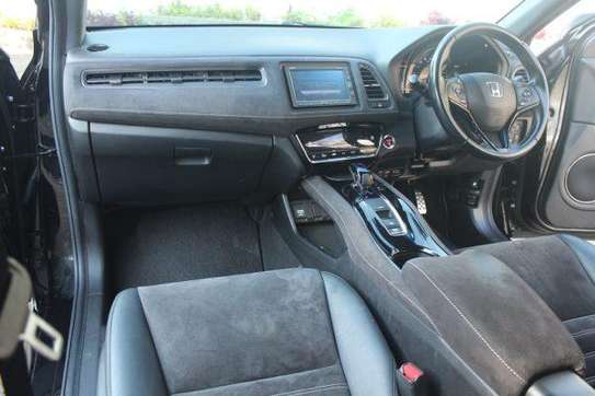 Honda Vezel RS Leather Alloys 2018 85,000 Kms image 5