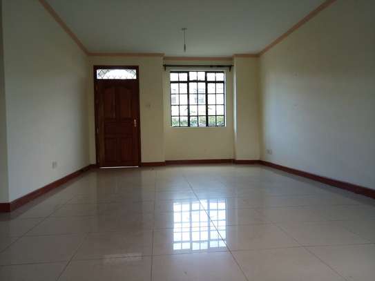 A 3 bedrooms maisonette to let in south c image 1