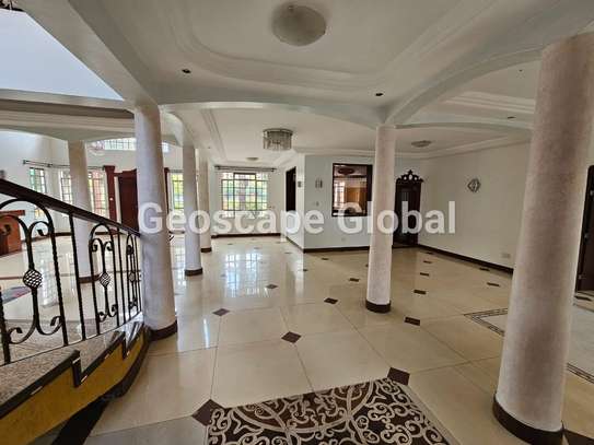 5 Bed House with En Suite in Nyari image 11