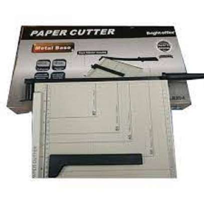 Paper cutter image 1