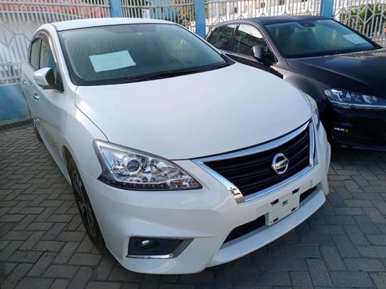 Nissan Syphy S. Touring pearl white image 3