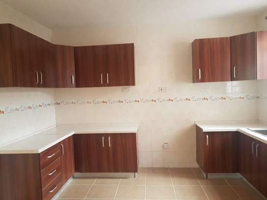 4 bedroom townhouse for sale in Mlolongo image 4