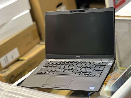 Dell Latitude 5300 image 3