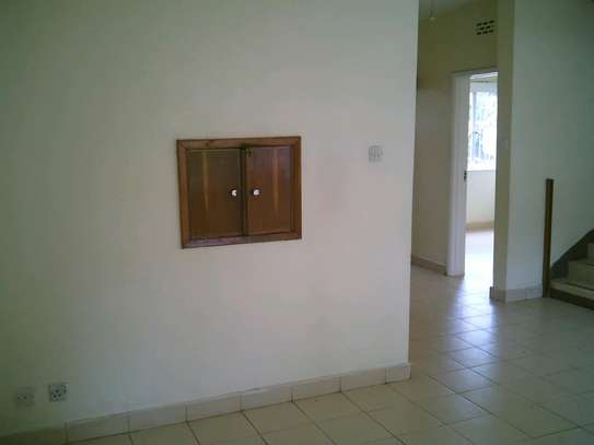 Spacious 4 Bedrooms  Mansionate In Parklands image 4