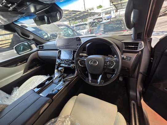 Lexus 600 image 13