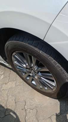 Toyota Harrier premium white sunroof 2018 2wd image 7