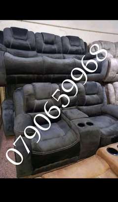 Recliner Seven seaters image 1