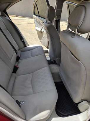 Mercedes Benz c200 image 7