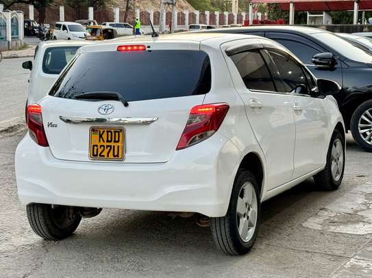 Toyota vitz image 2
