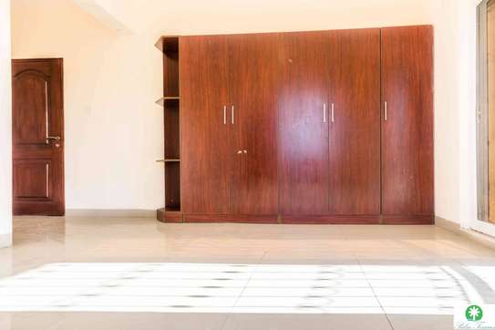 3 Bed Apartment with En Suite in Mkomani image 17