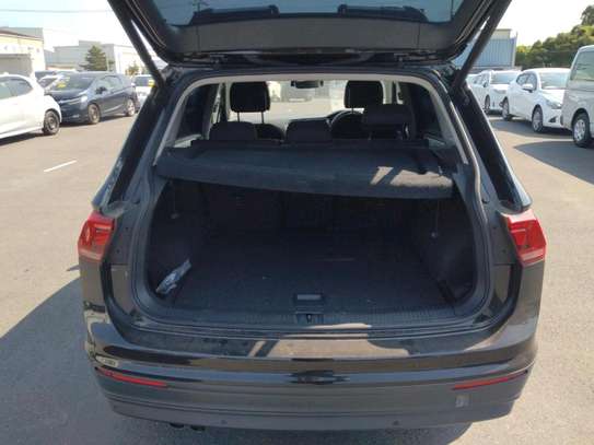Volkswagen Tiguan 2018 TSI black image 4