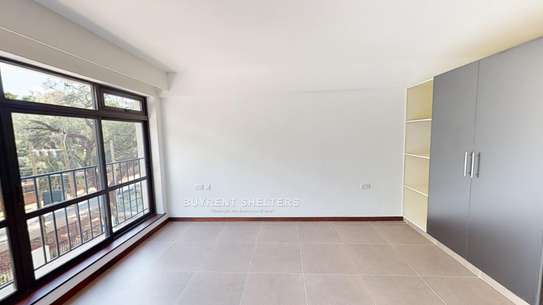 2 Bed Apartment with En Suite at Riverside Dr image 17