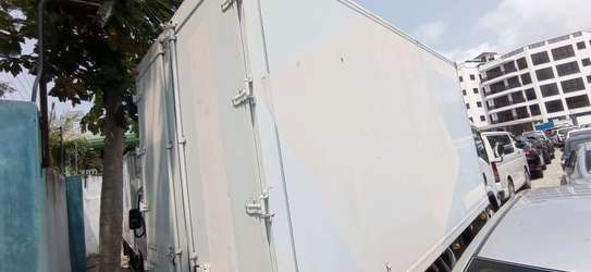 ISUZU ELF COVER BODY 4 TONNES image 3
