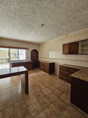 4 Bed Villa with En Suite at Grevillea Groove image 6