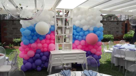 balloon garlands and decor image 14
