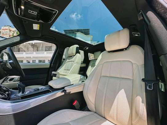 Land Rover Sport HSE 2019 image 5