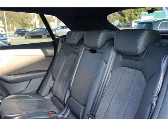 2019 AUDI Q8 image 8