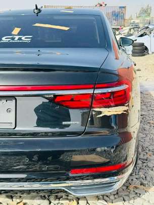 Audi Quattro A8 S-Line black 2019 image 13
