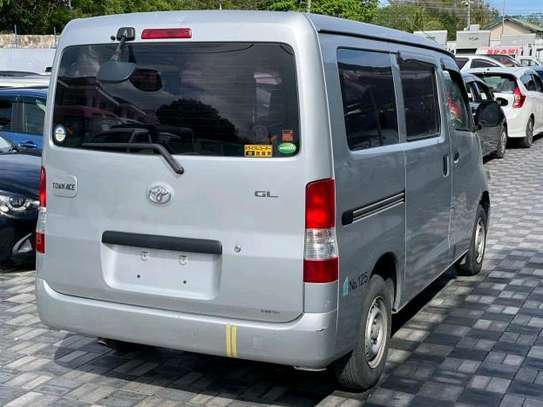 SILVER TOYOTA TOWNACE (MKOPO/HIRE PURCHASE ACCEPTED) image 4
