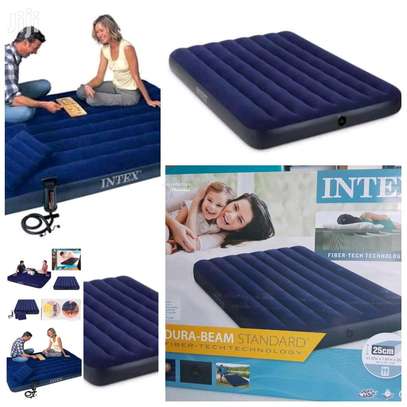 Intex inflatable matress/free electric pump image 2