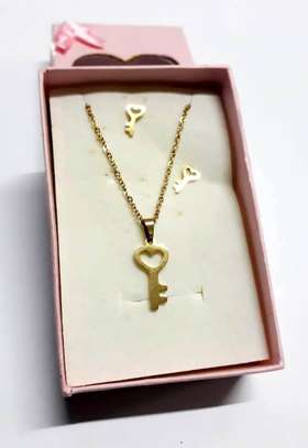 Womens Gold Tone Key pendant and earrings image 1