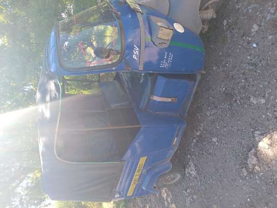 Tuktuk image 2