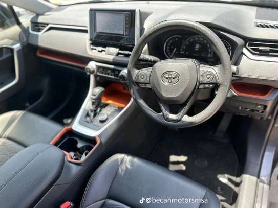 Rav4 Sunroof Grey 2019 4x4 image 5