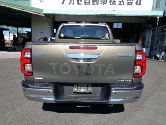 2021 Toyota Hilux double cab image 5