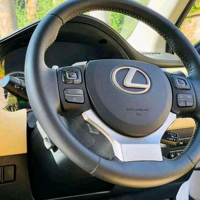 2014 Lexus NX 300h image 3