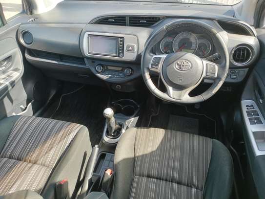 Toyota Vitz RS manual transmission image 4