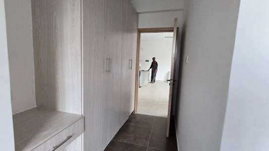 3 Bed Apartment with En Suite in Parklands image 6