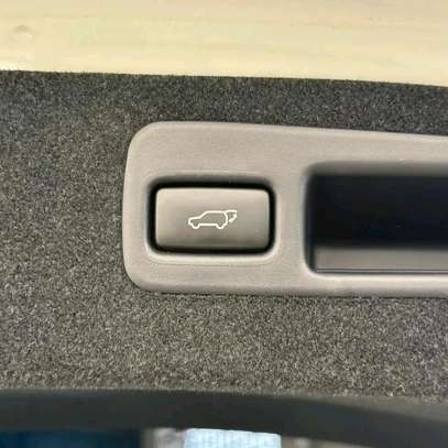 Toyota Harrier pearl image 2