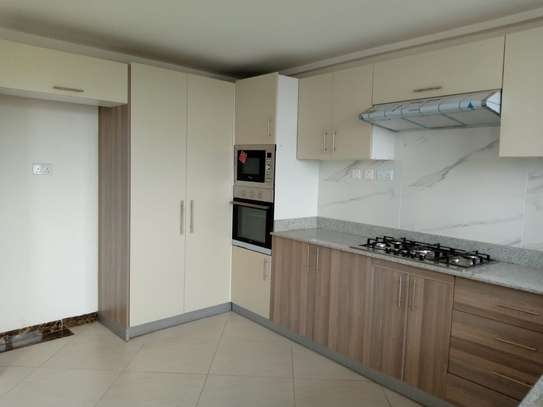 5 Bed Apartment with En Suite at Hatheru Road image 7