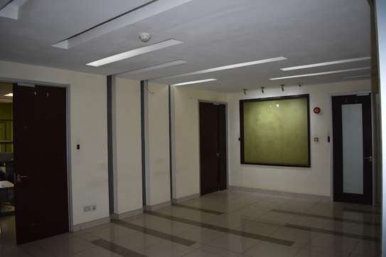 4,800 ft² Office with Service Charge Included at Upperhill image 1