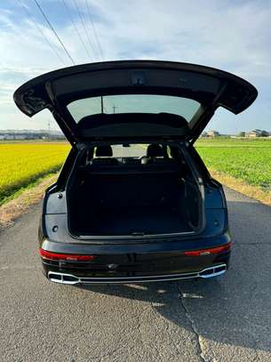 Audi Q5S S-line Sunroof 2018 black image 11