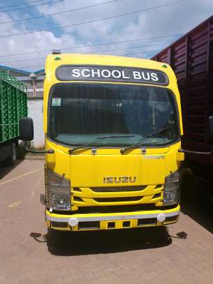 Isuzu NMR (School bus) image 4