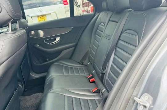 Mercedes-Benz C200 AMG image 11