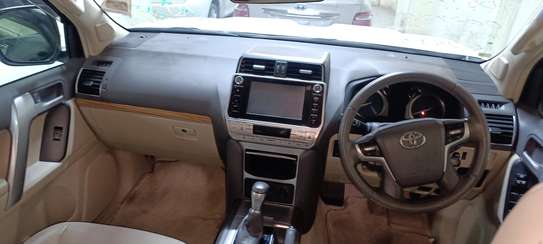 Toyota land Cruiser Prado TX Diesel engine 7seater 2018 image 8