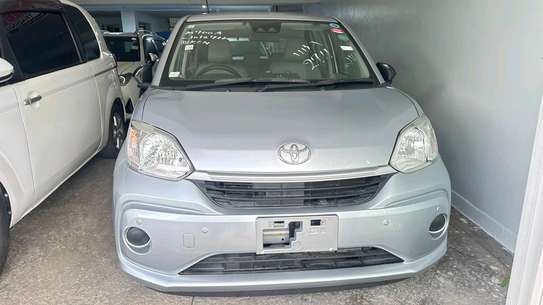 Toyota Compact 4-Door Hatchback Silver image 4