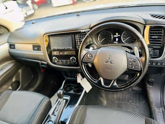 Mitsubish outlander 2018 image 5