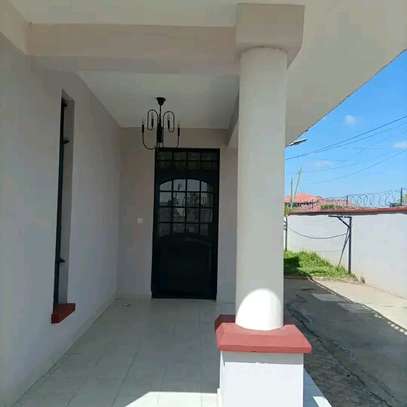 A modern 2 bedroom for rent in syokimau image 2