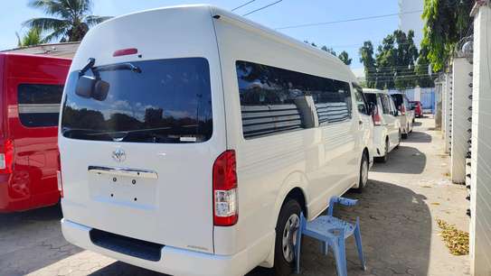 Toyota Hiace 9L Automatic Diesel 2018 image 6