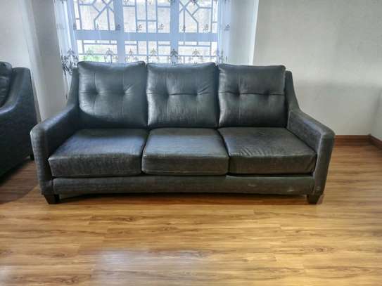 Leather sofa set. image 2
