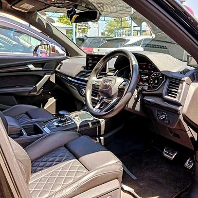 Audi Q5 Quattro S-line black 2018 image 6