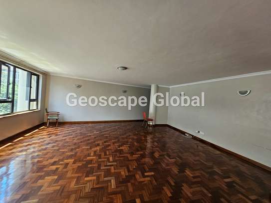 3 Bed Apartment with En Suite in Riverside image 2