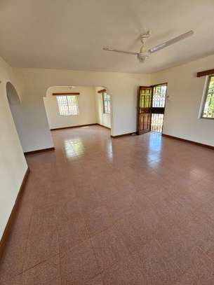 3 Bed Townhouse with En Suite at Nyali image 12