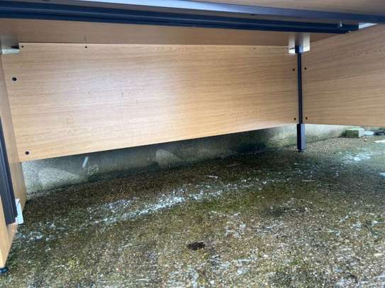 Office Desk: 1200mm U-Shaped Front Office Desk image 3