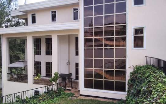 6 Bed Townhouse with En Suite in Kitisuru image 9