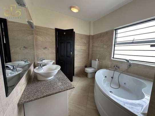 Furnished 3 Bed Apartment with En Suite in Kilimani image 12